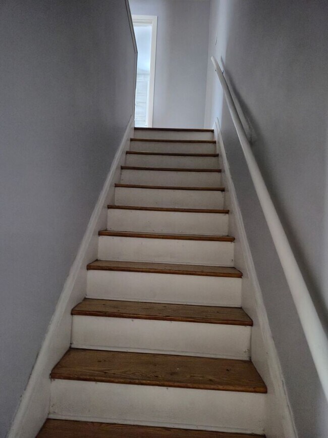 Building Photo - 19-21-21 Shelley Ct