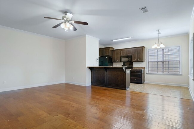 Building Photo - 112 Senah Dr
