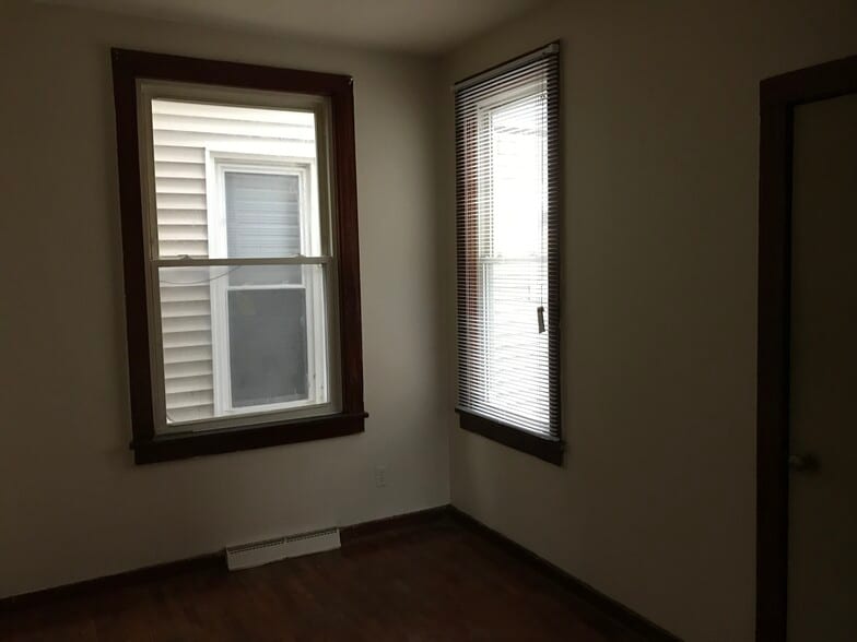 Building Photo - 603 Huffman St