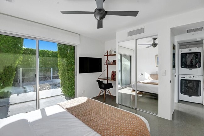 Building Photo - Mid-Century Steel Oasis in Palm Springs (Monthly Only - No Long Term)
