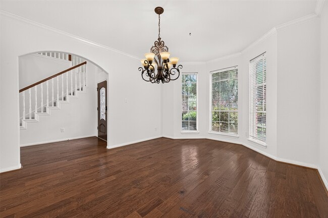 Building Photo - 2710 Five Oaks Dr