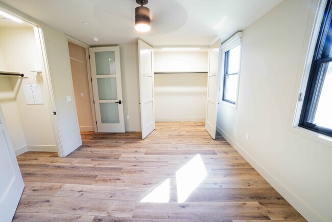 Building Photo - Rhine House Lofts