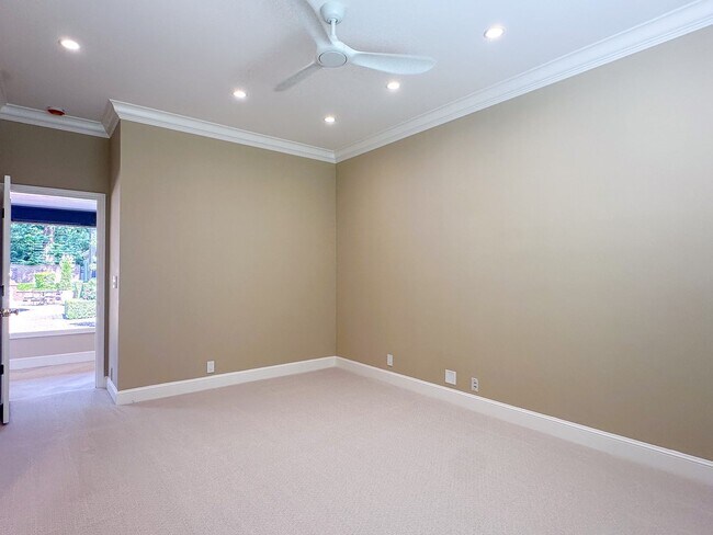 Building Photo - Exceptional Executive Estate With Pool and Tennis Court