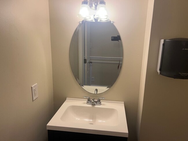 Building Photo - Carriage Style Townhome Now Available in W...