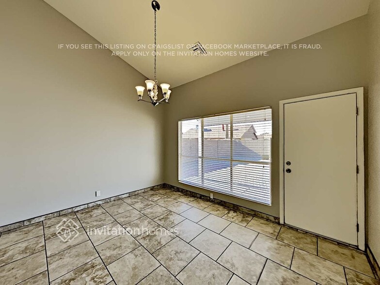 Building Photo - 7141 W Paradise Dr
