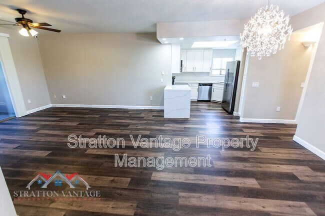 Building Photo - 11680 E Sahuaro Dr