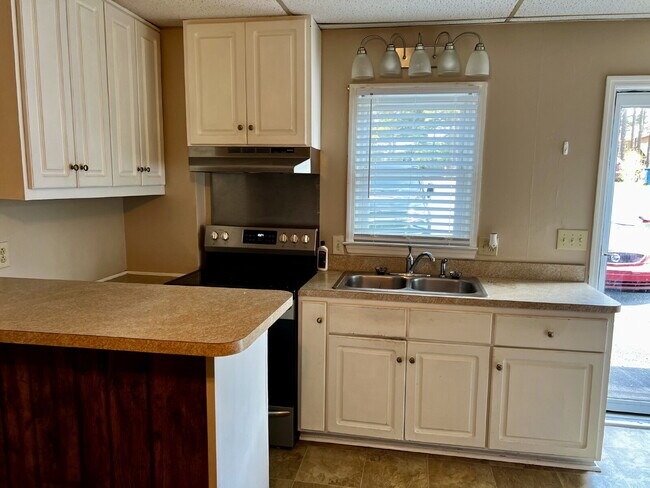 Building Photo - "Charming 1-Bedroom in Dunn, NC!"