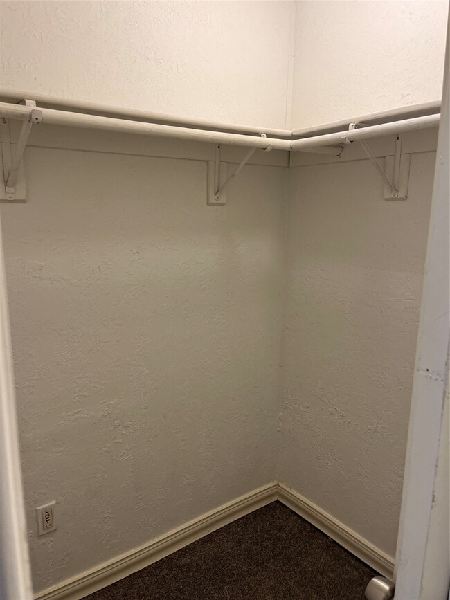 Building Photo - 10533 Barnham St