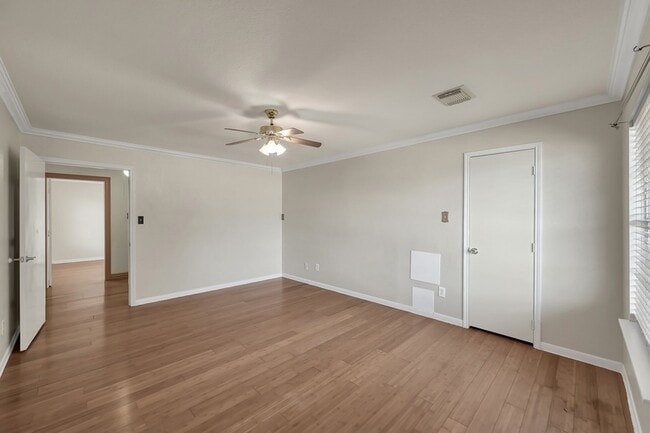 Building Photo - 10130 Woodico Dr