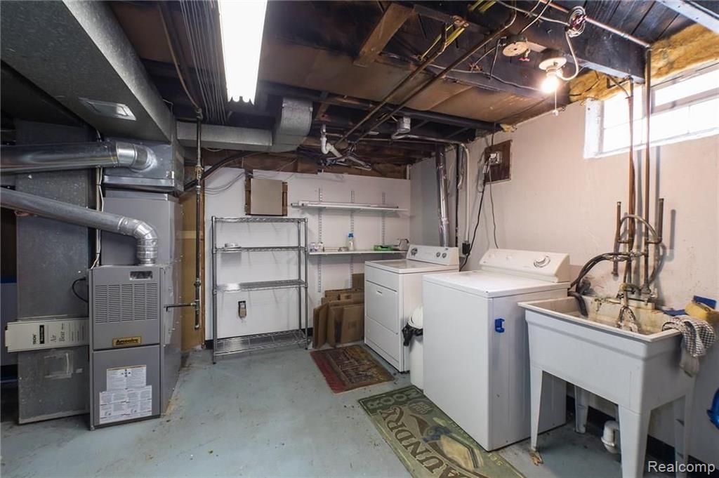 Building Photo - 3602 Ravena Ave
