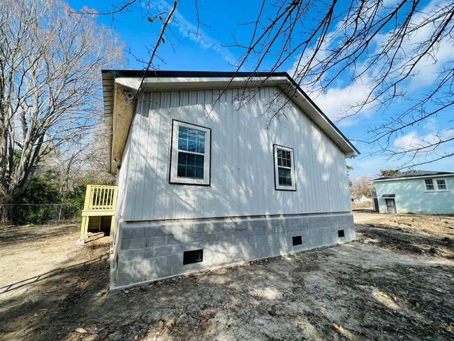 Building Photo - 1219 N 44th St