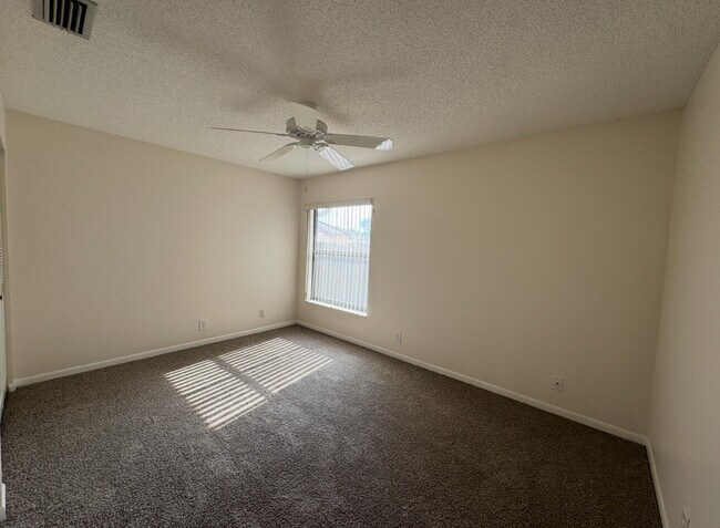 Building Photo - 816 Sky Pine Way
