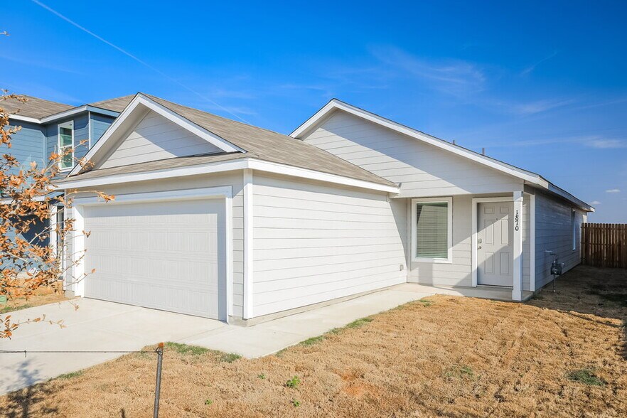 Building Photo - 1870 Musk Rose