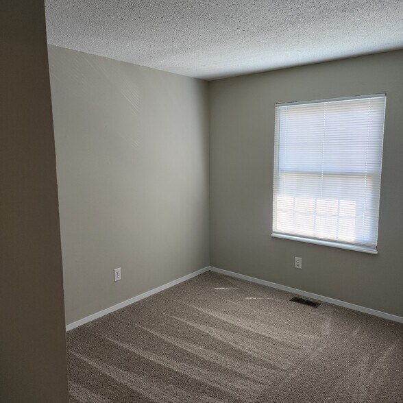 Building Photo - 2573 Millvalley Dr