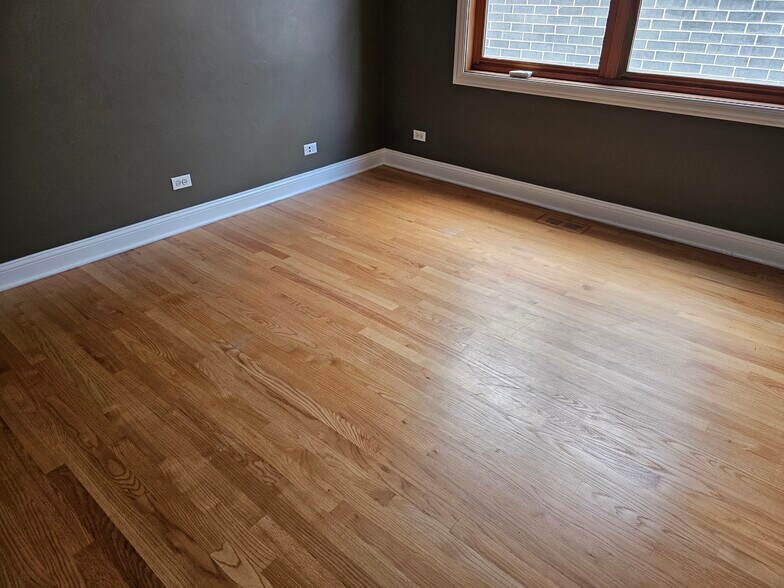 Bedroom 2 - 4933 N Winthrop Ave