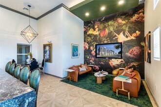 Building Photo - 1000 E Yager Ln