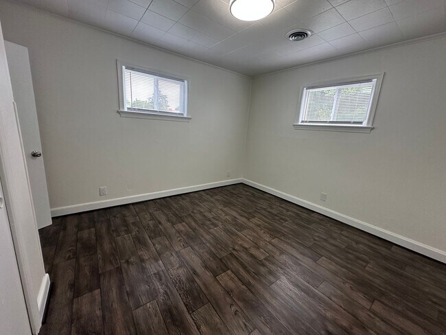 Building Photo - 78 Garrow Rd