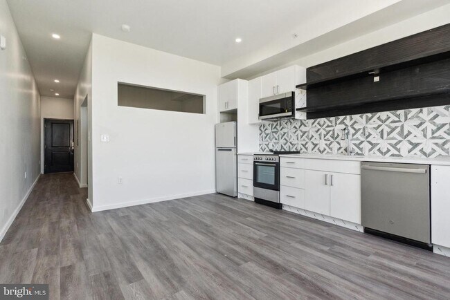 Building Photo - 1201 Vine St