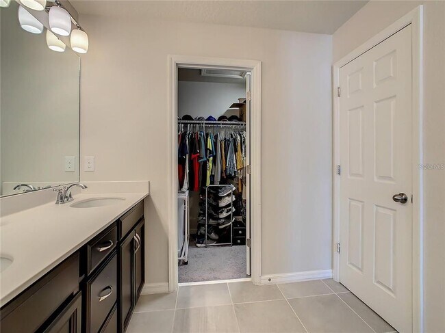 Building Photo - 2475 Fassona Dr