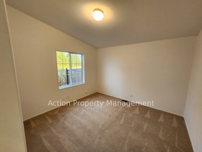 Building Photo - 3 bed 2 bath 2 car garage w/ great views in Sequim