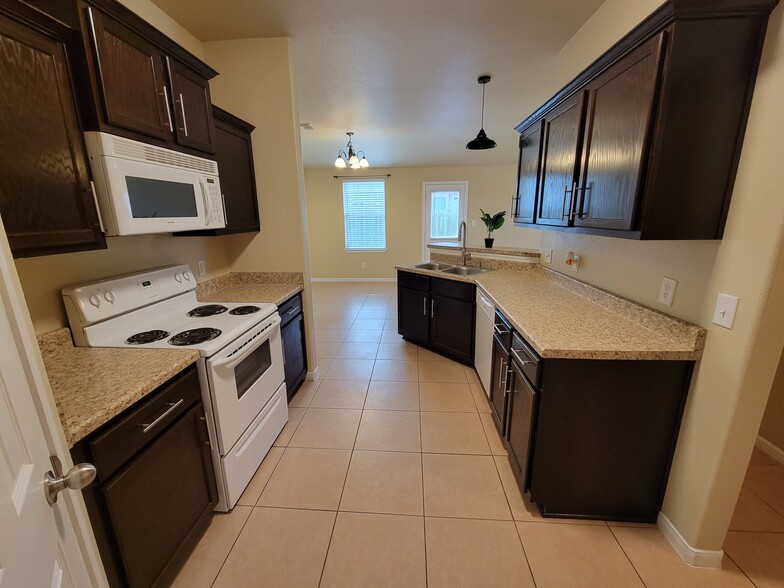 Kitchen - 1204 Cavalry Lane