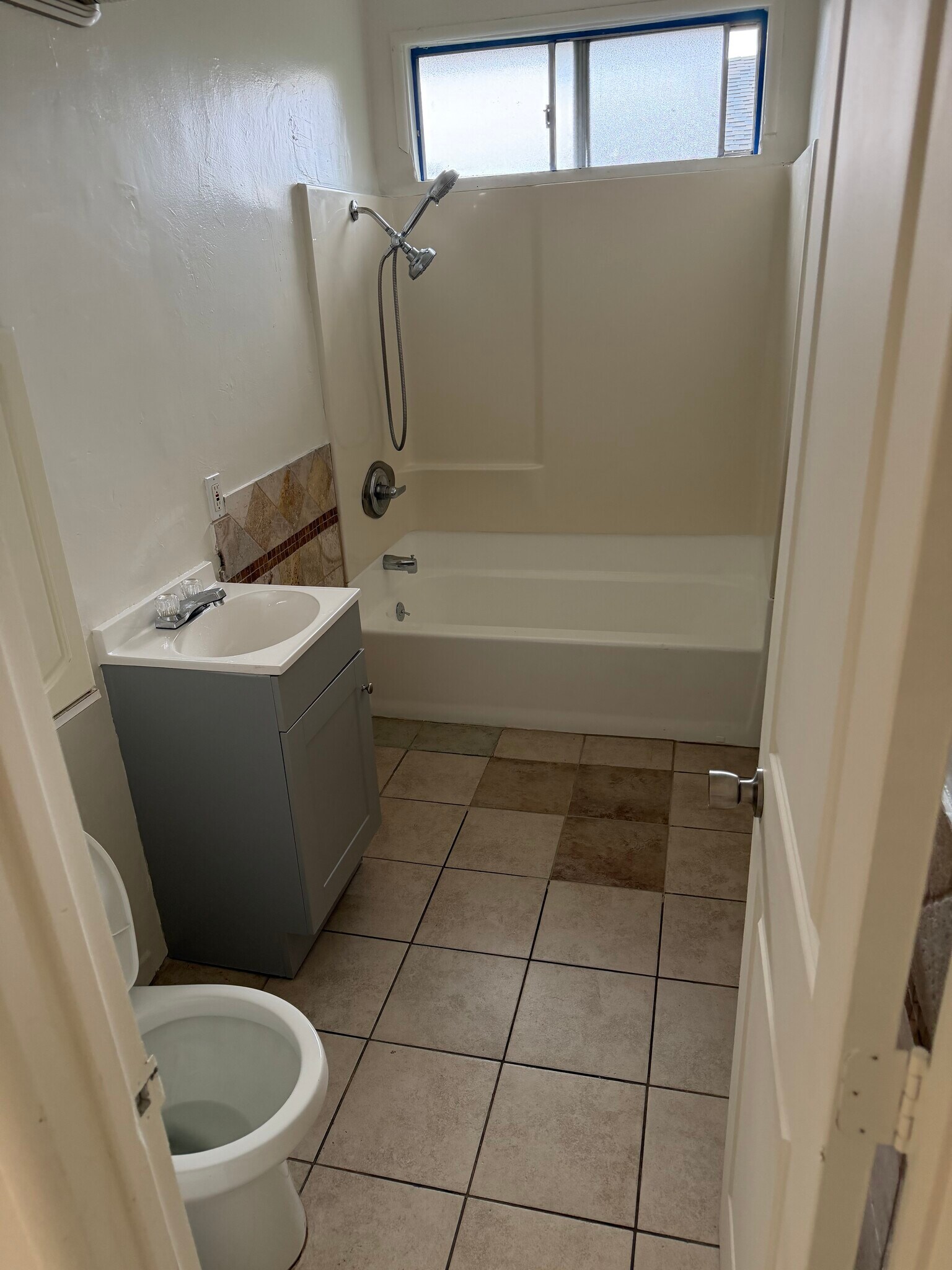 Building Photo - 15231 Acre St