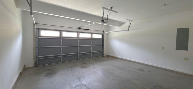 Building Photo - 936 Tama Hill Ct