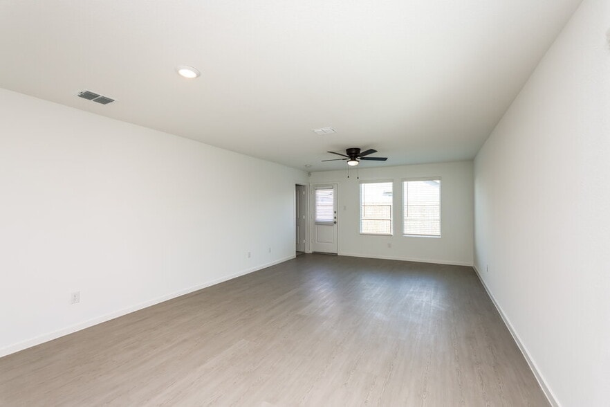 Building Photo - 1235 Maple St