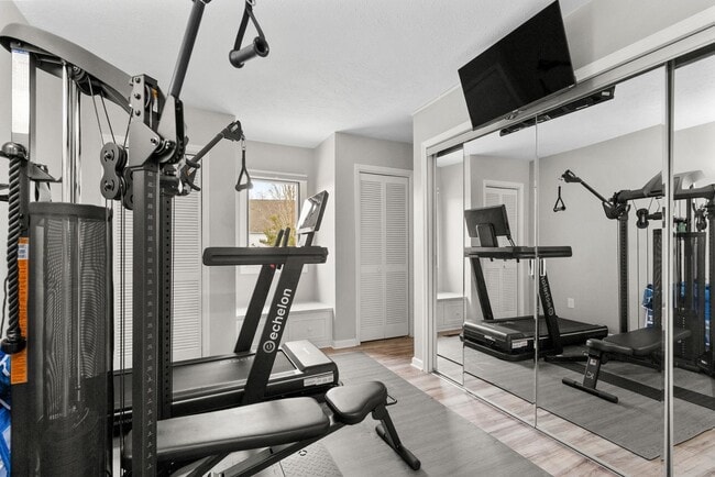 Building Photo - 4088 Fairway Lakes Dr