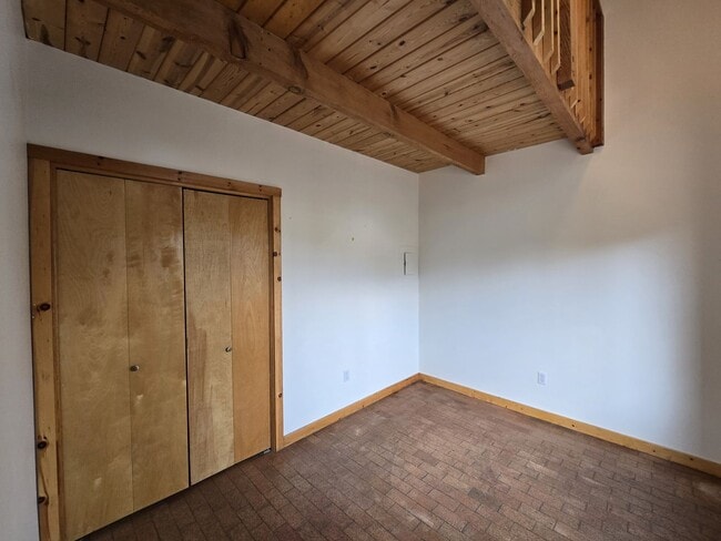 Building Photo - 808 Agua Fria St