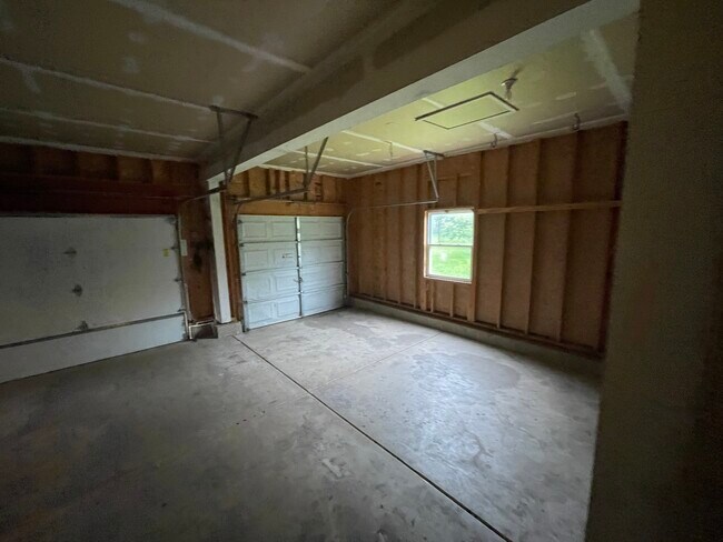 Building Photo - 649 Linda Ct