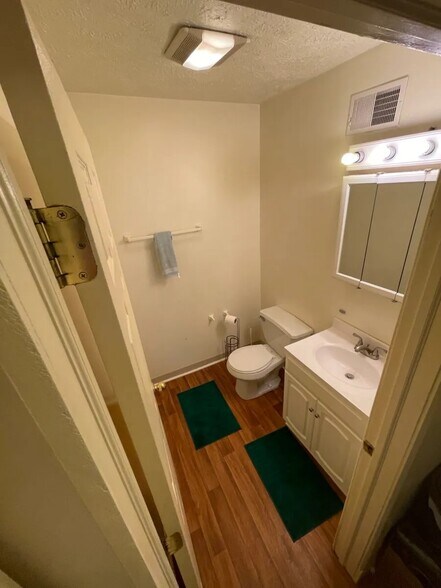 Building Photo - 211 Dunseith St