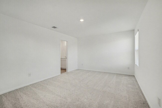 Building Photo - 6315 Linden Leaf Dr