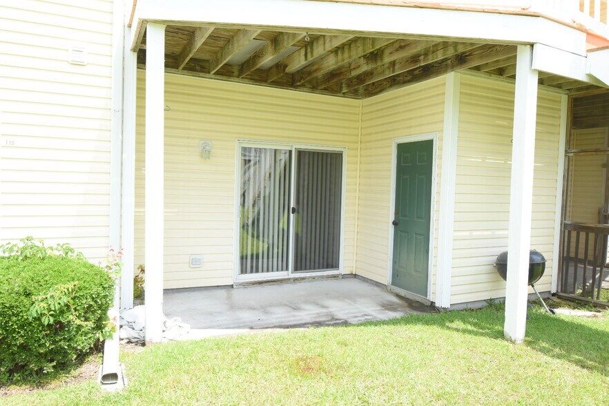 Building Photo - 4610 McClelland Dr