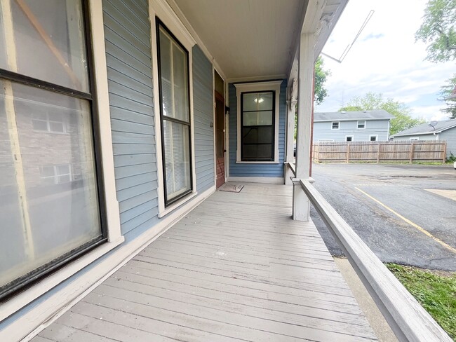 Primary Photo - 637 McHenry Ave