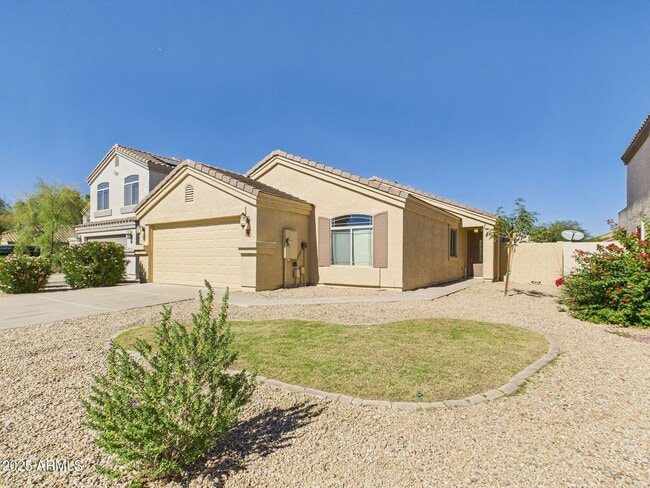 Building Photo - 2296 W Roosevelt Ave