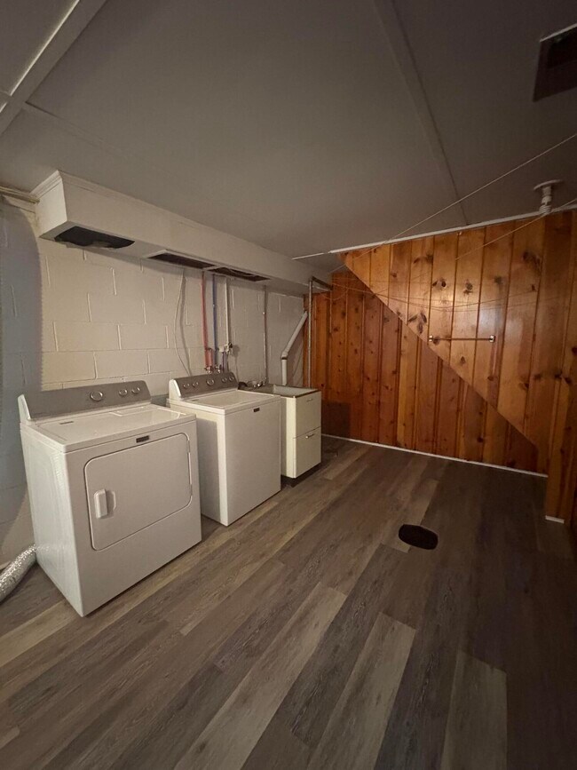 Building Photo - 1117 Meridian Dr