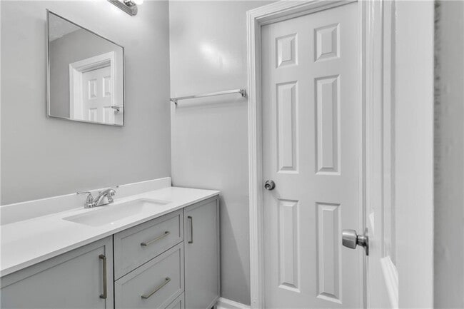 Building Photo - 8883 Homewood Dr