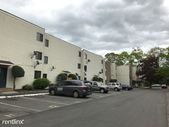 Building Photo - 1 br, 1 bath  - 32 Old Foxon Rd Apt 59