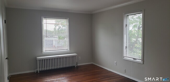 Building Photo - 54 Lambert St