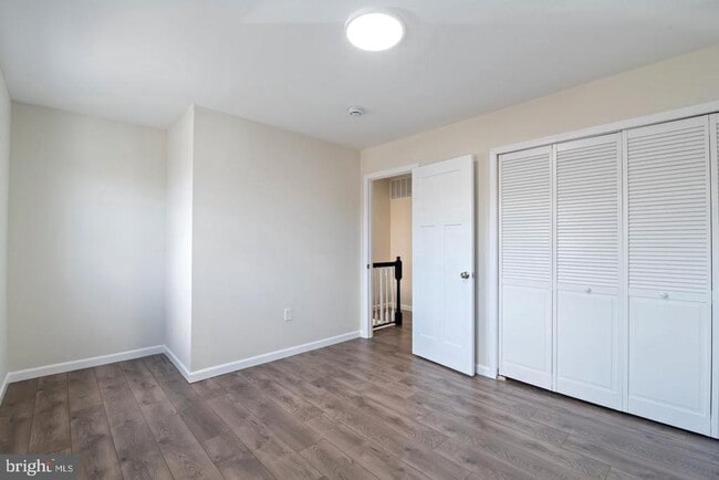Building Photo - 7616 Somerset Ln