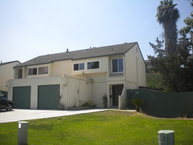 Building Photo - 8729 Ildica St