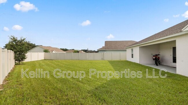 Building Photo - 4762 Drake Ave