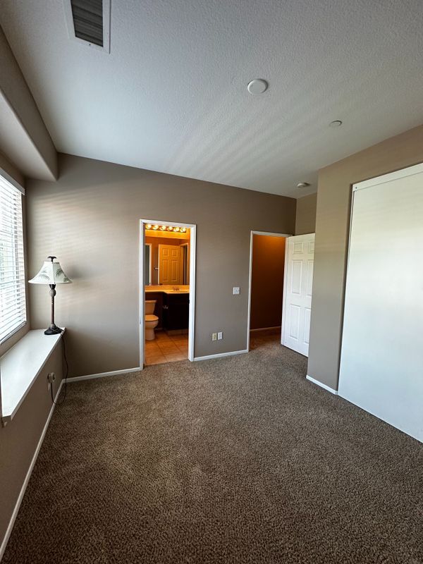 Building Photo - 11500 Park Trails Ct