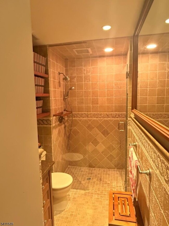 Building Photo - 2 Winter Park Dr