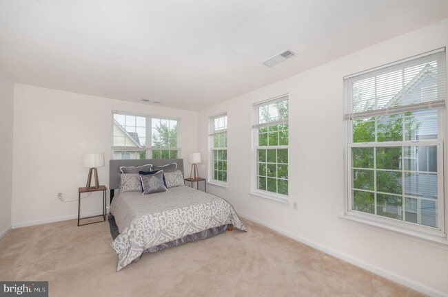 Building Photo - 8067 Nicosh Cir Ln