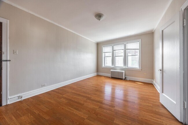 Building Photo - 1333 W Birchwood Ave