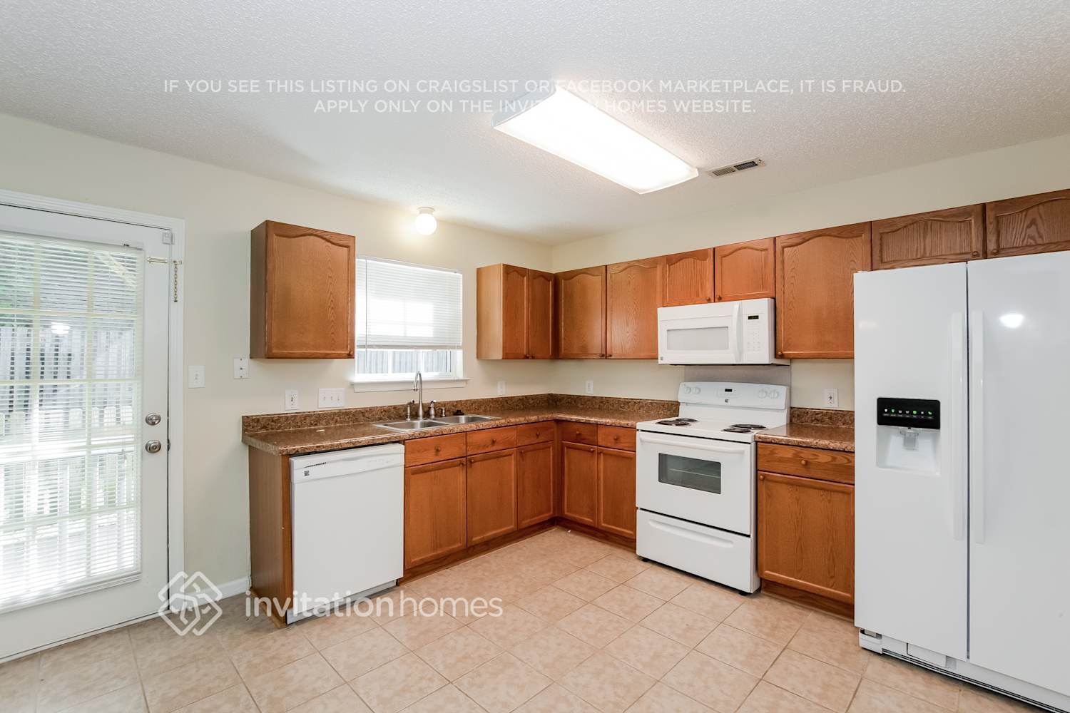 Building Photo - 216 Bradford Glyn Dr