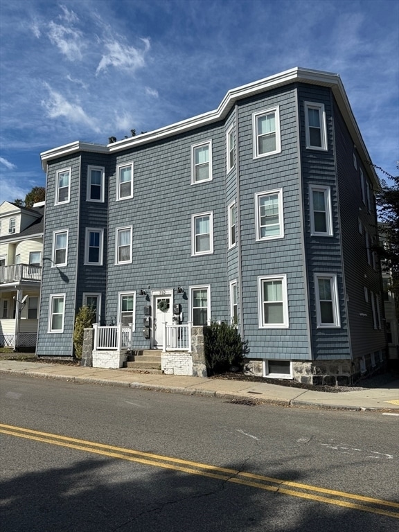 Building Photo - 332 Ashmont St