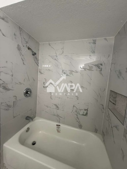 Building Photo - 2902 Woodcliffe St